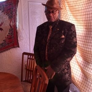 Meet your Posher, Dewayne